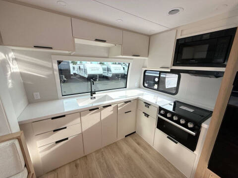 2026 Winnebago Thrive