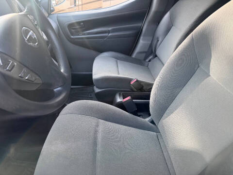 2020 Nissan NV200 SV