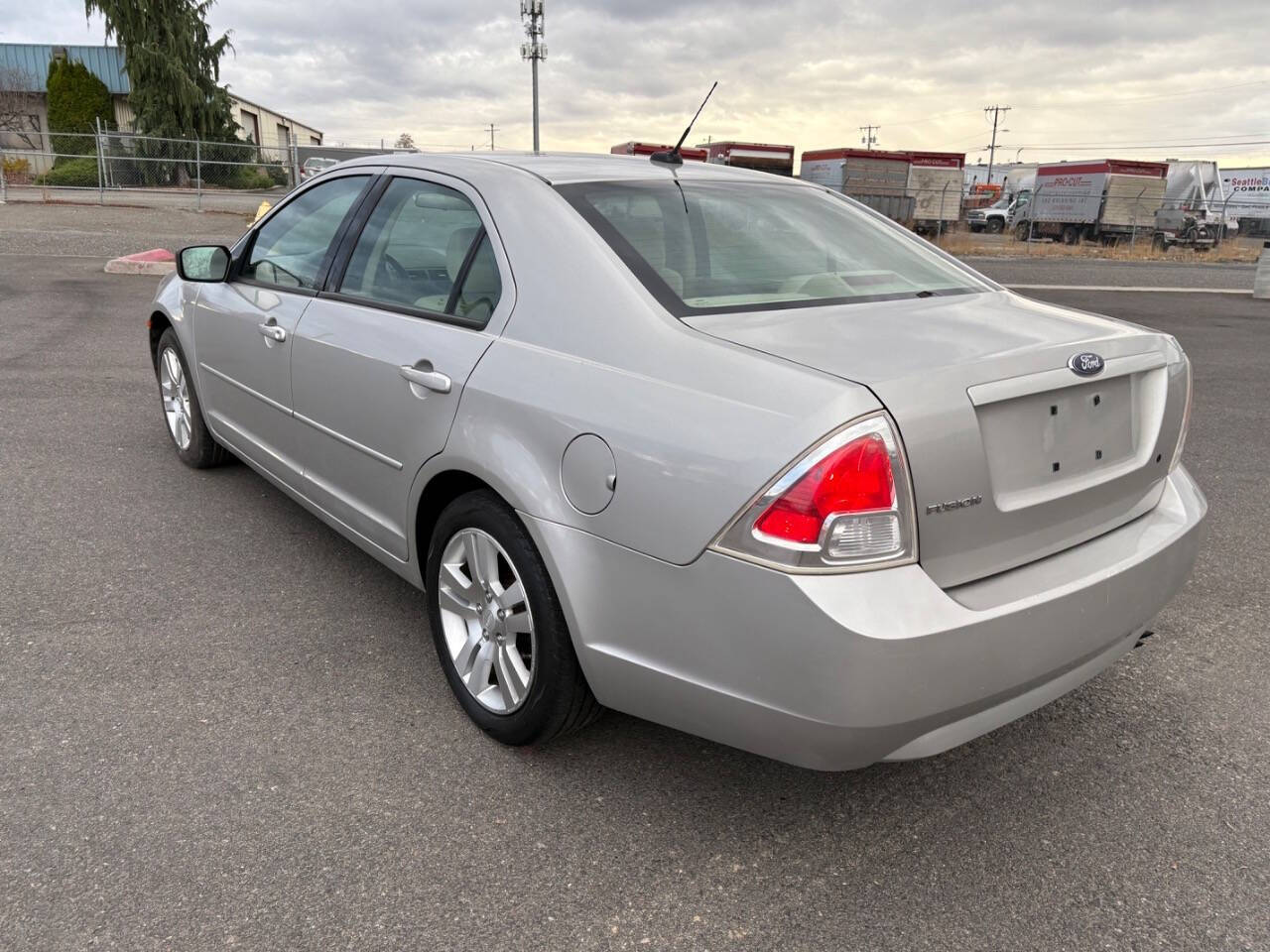 2008 Ford Fusion S photo 11