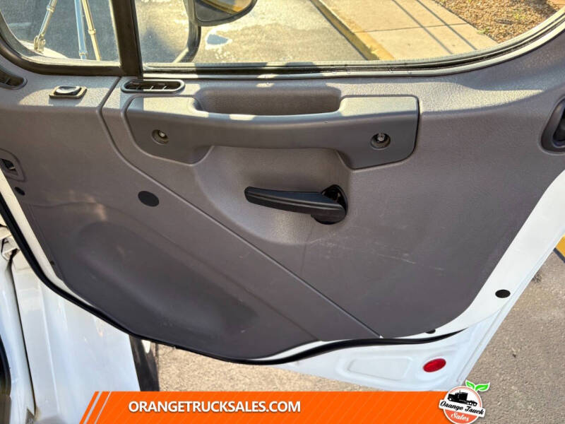 2018 Freightliner M2 106