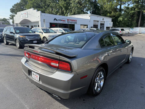 2011 Dodge Charger SE