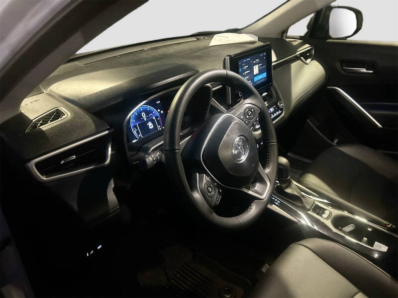 2025 Toyota Corolla Cross XLE