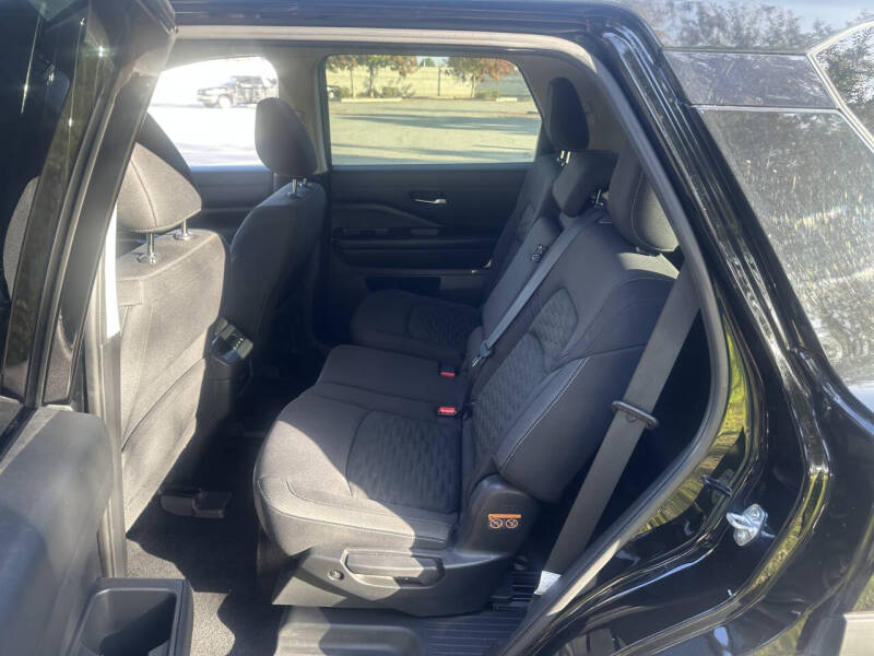 2022 Nissan Pathfinder S