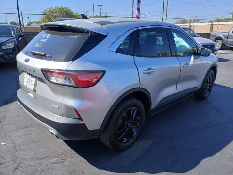 2020 Ford Escape SE