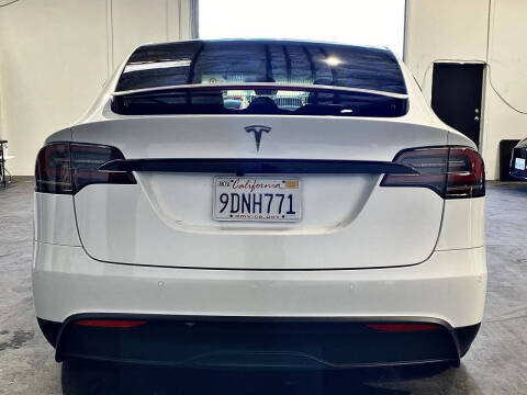 2023 Tesla Model X Standard Range