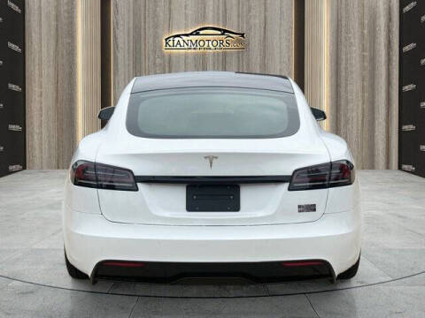 2022 Tesla Model S Plaid