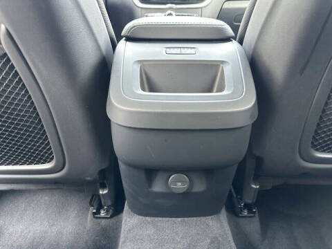 2025 Volvo XC60 B5 Plus Dark Theme