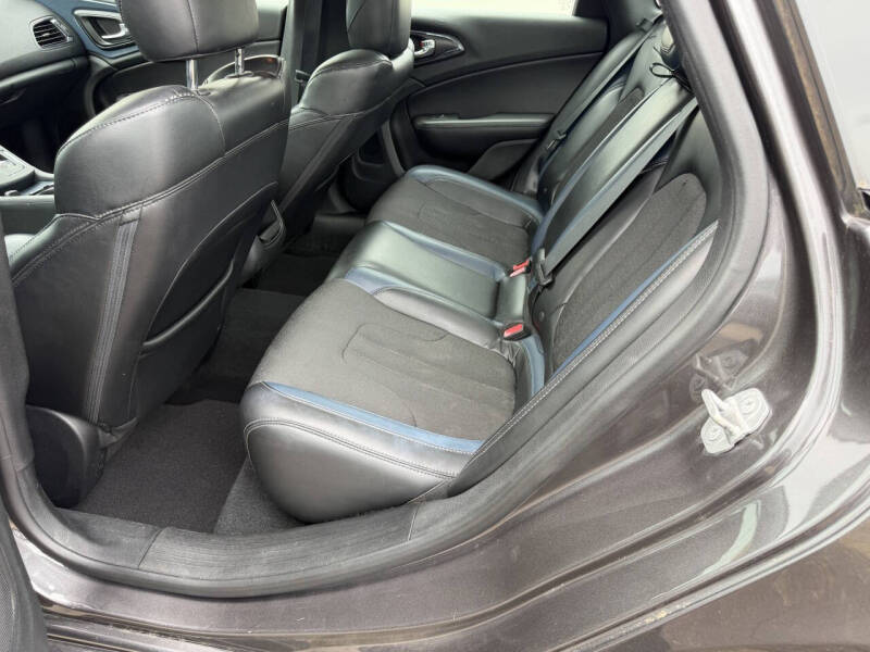 2015 Chrysler 200 S