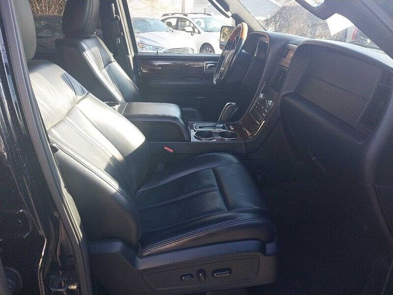 2017 Lincoln Navigator Select