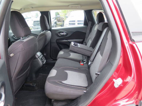 2015 Jeep Cherokee Sport