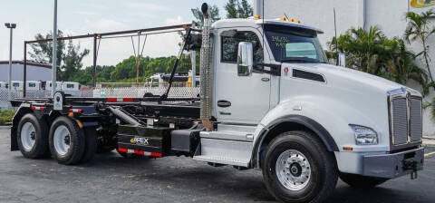 2023 Kenworth T880