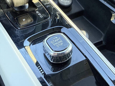 2024 Volvo S60 B5 Ultimate Dark Theme