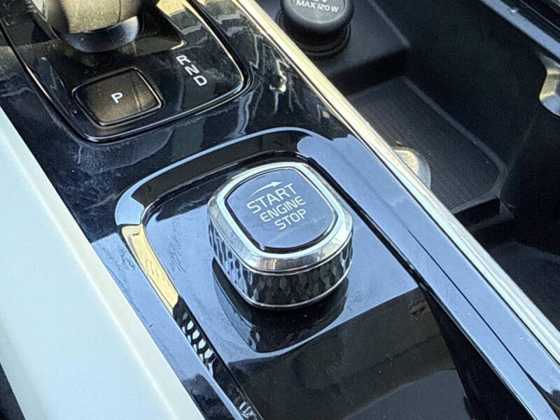 2024 Volvo S60 B5 Ultimate Dark Theme