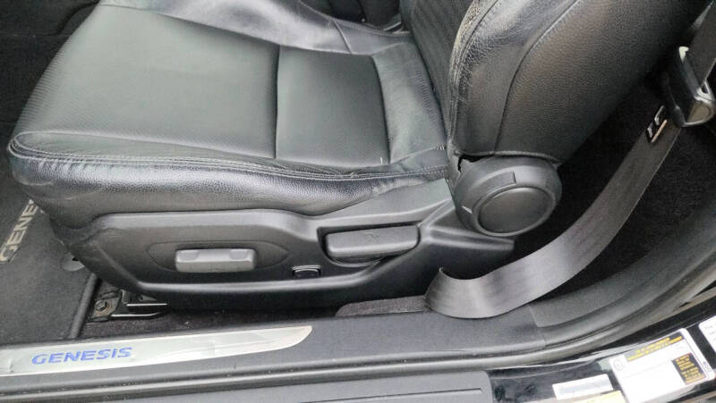 2013 Hyundai Genesis Coupe 3.8 Track