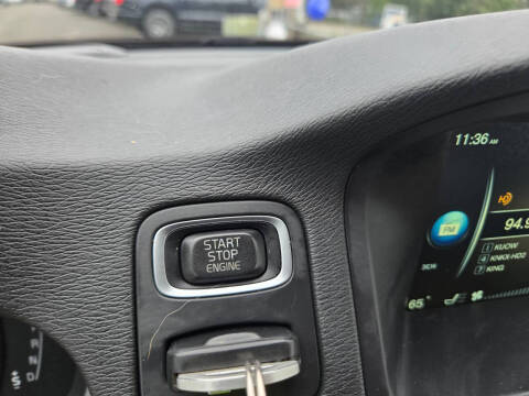 2016 Volvo XC70 T5 Platinum