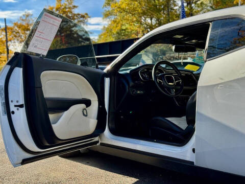 2016 Dodge Challenger SXT