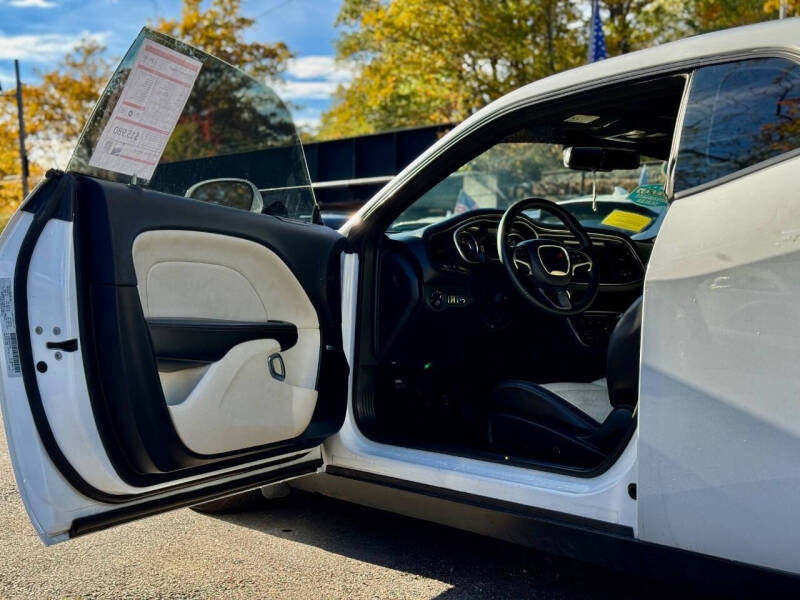 2016 Dodge Challenger SXT