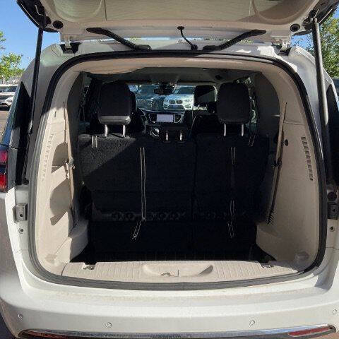 2022 Chrysler Pacifica Touring L