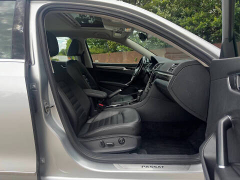 2017 Volkswagen Passat 1.8T SEL Premium