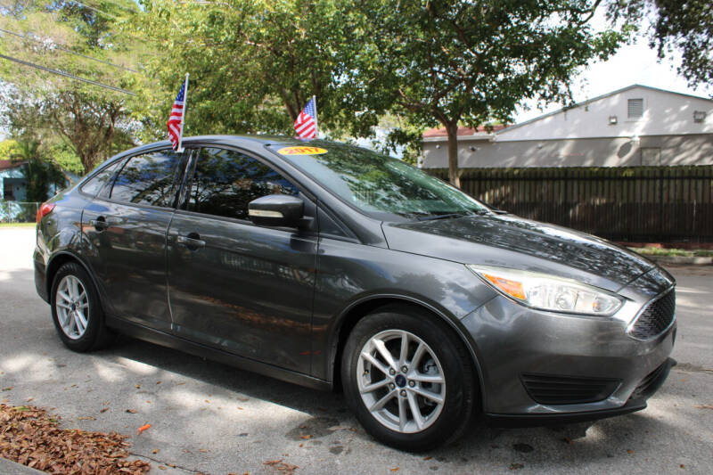 2017 Ford Focus SE photo 7