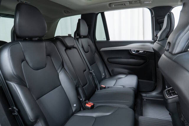 2023 Volvo XC90 B5 Core