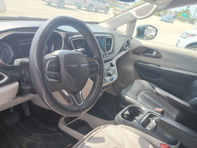 2017 Chrysler Pacifica Touring Plus