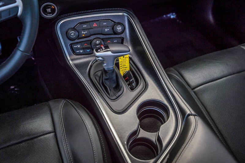 2015 Dodge Challenger SXT Plus