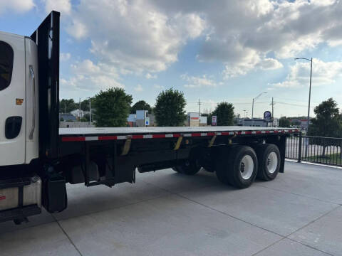 2015 Freightliner M2 106