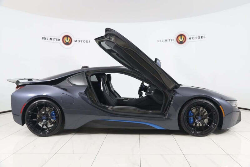 2017 BMW i8