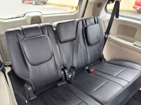 2013 Chrysler Town and Country Touring