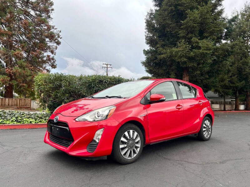 2016 Toyota Prius c Persona Special Edition