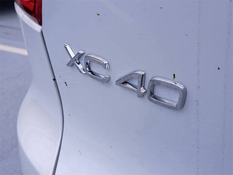 2026 Volvo XC40 B5 Plus