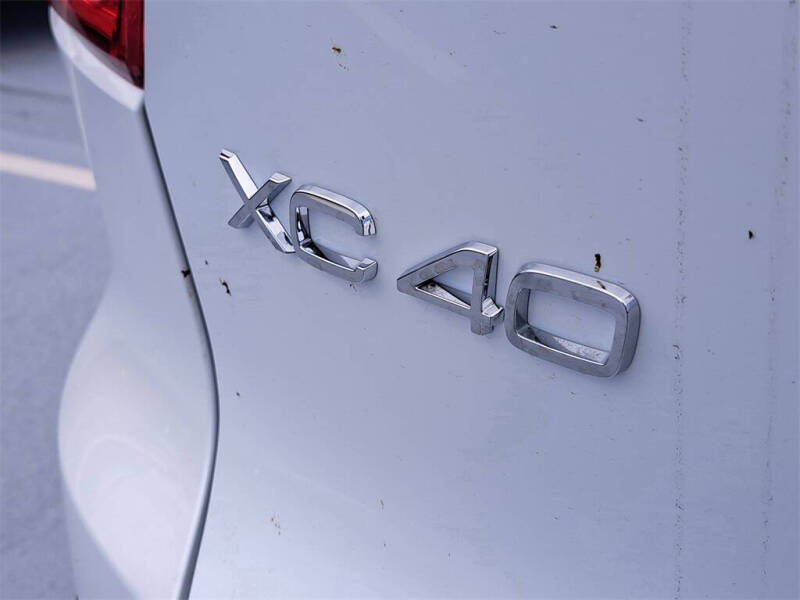 2026 Volvo XC40 B5 Plus