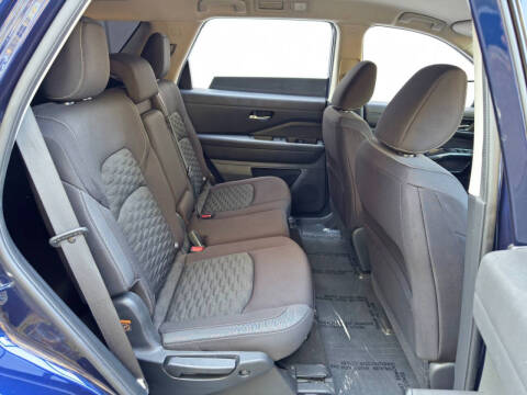 2022 Nissan Pathfinder SV