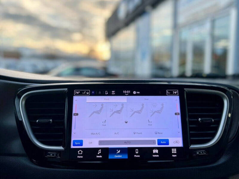 2021 Chrysler Pacifica Touring L