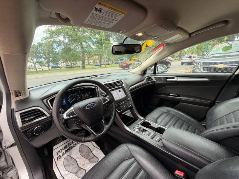 2017 Ford Fusion SE
