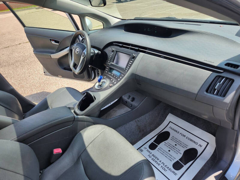 2010 Toyota Prius III