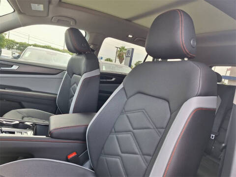 2025 Volkswagen Atlas Peak Edition 4Motion