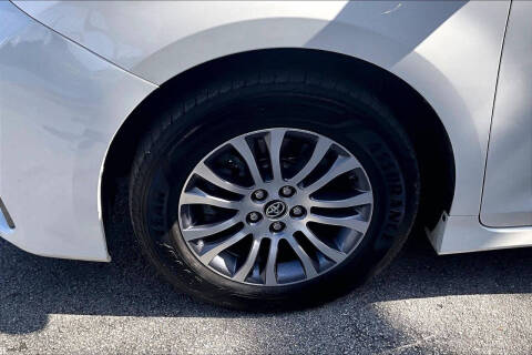 2018 Toyota Sienna XLE 8-Passenger