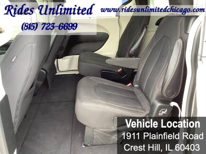 2017 Chrysler Pacifica Touring-L