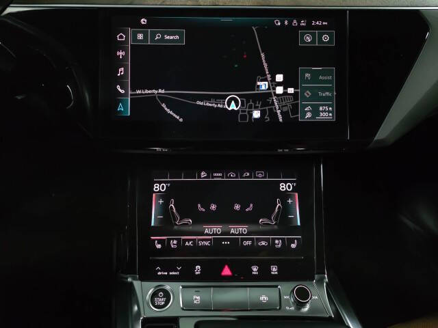 2022 Audi e-tron quattro Premium Plus