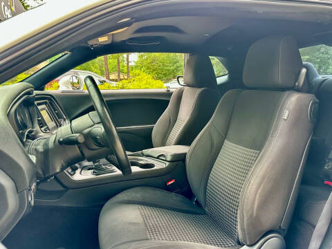 2015 Dodge Challenger SXT