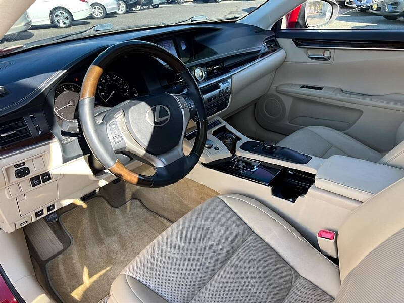 2014 Lexus ES 350 photo 13