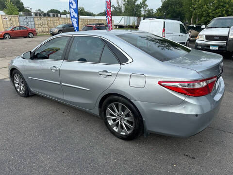 2015 Toyota Camry Hybrid for sale at River City Auto Inc. in Fergus Falls MN