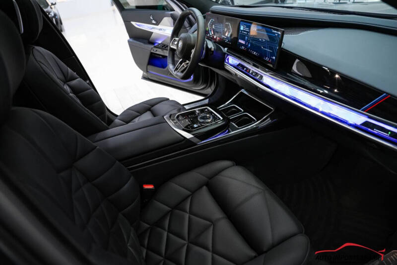 2025 BMW 7 Series 740i
