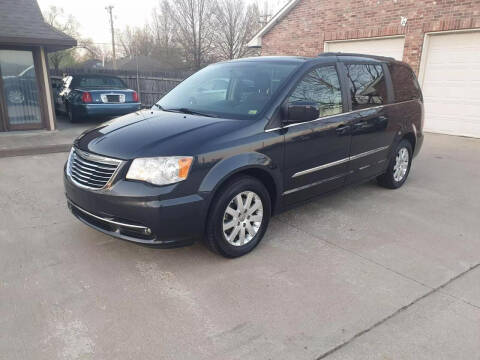 2013 Chrysler Town and Country for sale at Tyson Auto Source LLC in Grain Valley MO