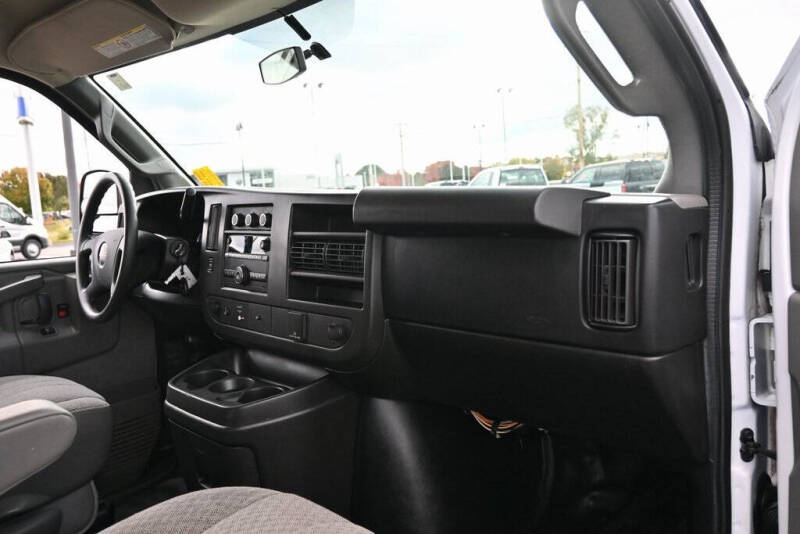 2017 GMC Savana 2500