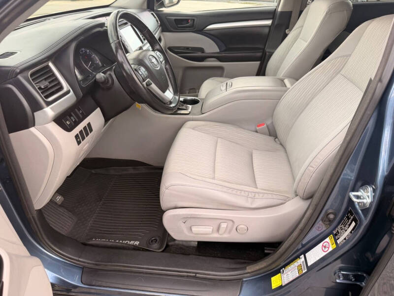 2017 Toyota Highlander LE Plus