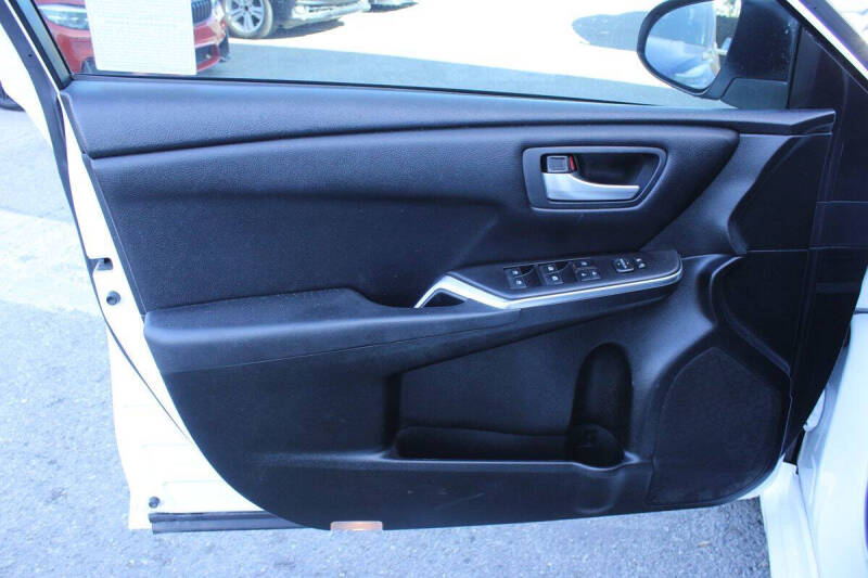 2017 Toyota Camry SE