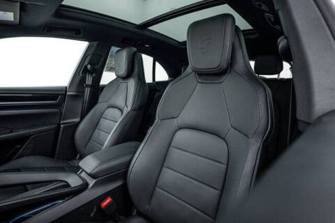 2025 Porsche Macan 4S Electric